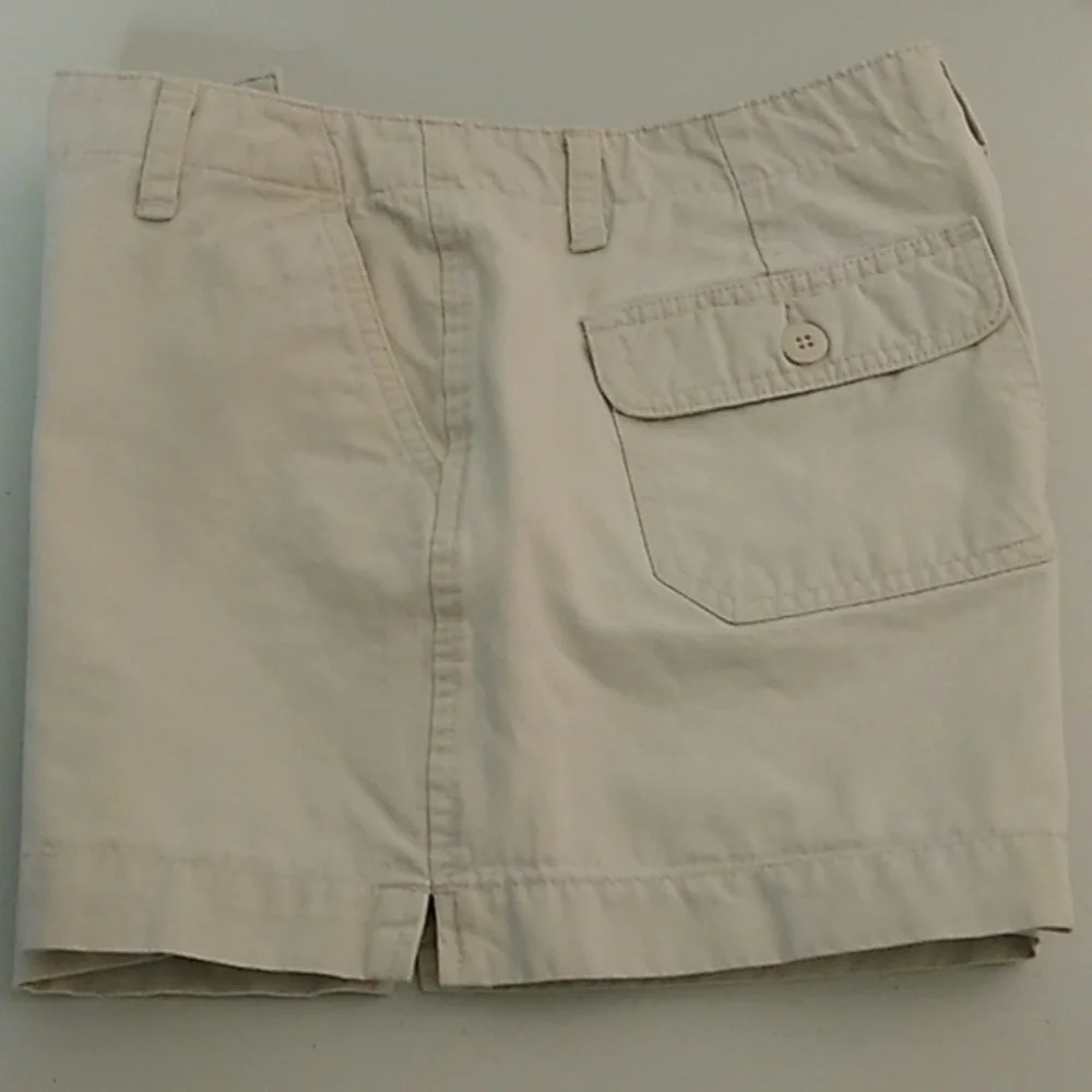 OLD NAVY 4.5" CHINO SHORTS